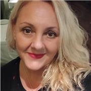 Soy profesora de Lengua y Literatura, desde el colegio a la universidad.