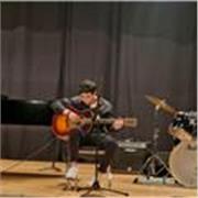 ¡Aprende a Dominar la Guitarra con Pasión y Destreza! Clases Personalizadas Disponibles Ahora