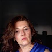 Insegnante di lingue impartisce lezioni di inglese e francese a studenti di scuole di ogni ordine e grado