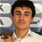 English tutor who teaches english to kids and youngs. 