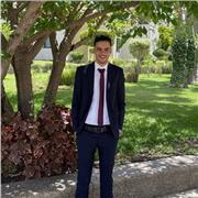 Professeur particulier donnant des cours en anglais, arabe, comptabilité, finance ainsi que les maths