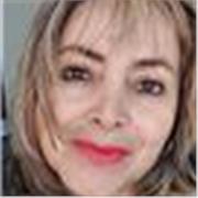 No soy profesora, pero me gusta enseñar a los niños, soy profesional inmobiliaria, administrativa y trabajo en español e inglés.