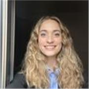 Soy graduada en Educación Primaria, Infantil con mención en Pedagogía Terapéutica, Inglés y Euskera. 
Tengo más de 8 años de experiencia impartiendo clases como docente a niñ@s de Primaria e Infantil