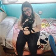 Profesora que imparte lengua castellana y literatura a niños de todas las edades