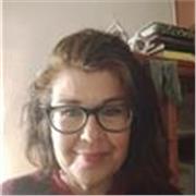 Doy clases de conversación en inglés. He vivido en los EEUU y llevo unos 5 años dando clases online de conversación en inglés. 