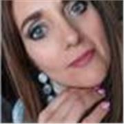 Profesora de todas las asignaturas relacionadas con lengua, historia o filosofía dispuesta a motivar a los alumn@s a superarse.