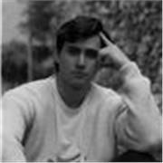 Profesor de español con impecable manejo del lenguaje.