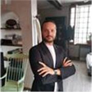 Marketing strategist (15+ anni) che insegna con metodo pratico: meno teoria, più casi reali!