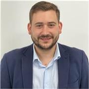 Graduado en ADE. Experiencia en banca y educación. Clases de economía, finanzas y  contabilidad.
