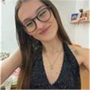 Soy una estudiante de segundo de bachillerato que le encantan los niños y quiere ayudarlos a aprender.