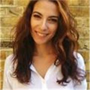 Impartisce aiuto per traduzioni & copy editing Italiano-Inglese