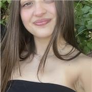 Hola, soy Irene Jiménez. Doy clases de euskera a personas que quieran mejorar, repasar lo del cole o empezar desde cero.