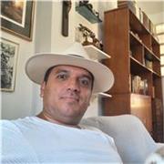 Dou aulas de história para Enem e concursos militares. Sou militar e professor da Fundação Osorio