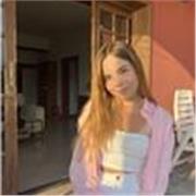 Graduada en Psicología, Monitora de niñxs, realizando clases particulares y haciendo de niñera desde hace tiempo