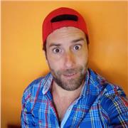 Adapto mis clases al nivel de cada alumno. Ayudo al proceso formativo y creativo del alumno.