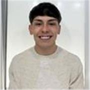 Me defino como una persona responsable, cariñosa y comprometida con el desarrollo de los niños de primaria e infantil. 