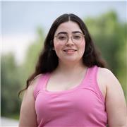 Maestra de Educación Infantil con nivel de inglés C1 y experiencia ofrece apoyo escolar para Primaria y Secundaria. Metodología pe