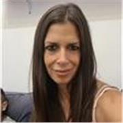 Sono un'hostess di volo con molto tempo libero da dedicare alle lezioni online di Inglese e Francese. Sono laureata in Scienze Politiche a Londra e vivo tra Francia e Italia. Inglese e Francese sono ormai lingue madri e mi dedico all'insegnamento da 25 an