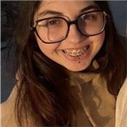 Estudiante a la que le gusta enseñar o ayudar a los niños. Tengo experiencia enseñando a mis sobrinos.