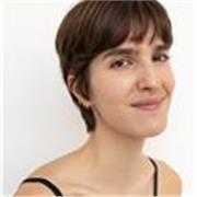 Profesora de inglés con años de experiencia centrada en la expresion oral para ayudar a desenvolverse en conversaciones diarias