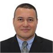 Profesor universitario e instructor especializado en desarrollo profesional y empleabilidad.