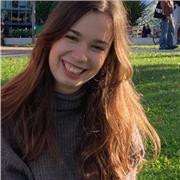 Insegnante con Laurea magistrale in Lettere Moderne, offre ripetizioni di Italiano, Storia e Geografia per medie e superiori