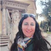 Laureata in lettere e Filosofia
