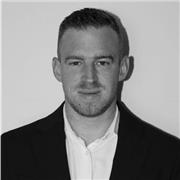 Profesor de programación , sin importar la edad de los alumnos .