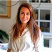Ho un'ampia esperienza nell'aiutare gli studenti a imparare la lingua italiana, adattando le mie lezioni alle vostre esigenze e livello di competenza linguistica. 
Utilizzo un approccio comunicativo e interattivo per favorire la pratica orale e la compren