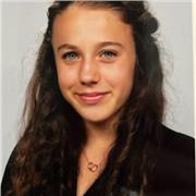Alycia, prête pour vous faire aimer de nouveau l'école !