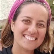 Ofrezco clases particulares de lengua, a cualquier nivel y alumnos/as de cualquier edad y curso. Soy profesora de lengua y con experiencia previa en clases particulares