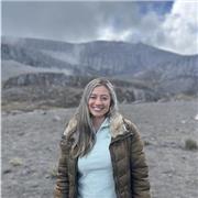 Profesional en Logística con conocimientos en matemáticas, inglés y Microsoft Excel - Word que puede enseñar a niños y adultos