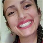 Insegnante di Lingue e Italiano a stranieri, con esperienza pluriennali, offre lezioni private e aiuto compiti