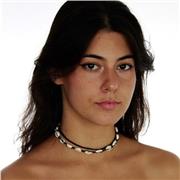 Chica que ha cursado el bachillerato de artes, y apasionada del dibujo, la ilustración y el diseño de interiores, se ofrece a enseñar nociones básicas