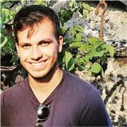 Studente universitario con diploma di liceo linguistico e livello B2 di inglese impartisce lezioni di inglese a ragazzi di scuole medie o primo/ secondo superiore