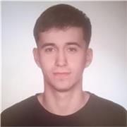 Soy estudiante comprometido que ofrece apoyo escolar y ayuda con deberes a alumnos de primaria y primeros cursos de ESO