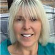 Science tutor empowering children with confidence to question and learn