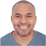 Profesional nativo español, con altas facilidades de comunicación 