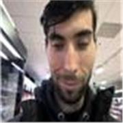 Persona joven con amplios conocimientos de fútbol, y con muchas ganas de enseñarles a los pequeños