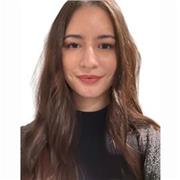 Hola mi nombre es Alma, y soy una estudiante de 23 años. Soy una persona muy alegre y paciente, a la que le gusta enseñar.