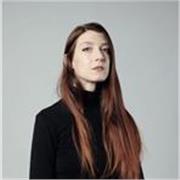 Product designer, con laurea e 5 anni di esperienza, offre lezioni a ragazzi che si stanno avvicinando al mondo del design.