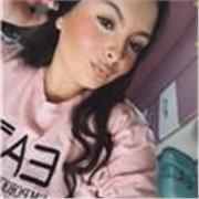 Soy una chica joven dispuesta a apoyar a niños y niñas de edad pequeña para seguir con sus estudios
