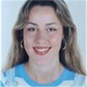 Profesora de inglés imparte clases a niños/as de entre 5 y 13 años