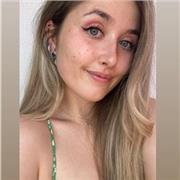 Me considero una persona dinámica y en relación a mi formación, me encantaría poder dar a niños que comprendan las edades de 6 a 14 años en el area de ciencias sociales y ciencias naturales