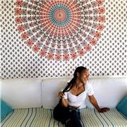 Soy persona natural bilingue de la isla de san andres, brindo apoyo con tareas de ingles y niñera de medio tiempo en Medellin