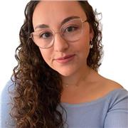 Profesora de iniciación al piano para niños y adultos