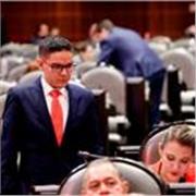 Maestro con experiencia en ciencias sociales, historia, política y derecho