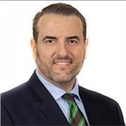 Soy agente de viajes . He sido durante 28 años director de Viajes El Corte Inglés en Burgos y he trabajado también en hoteles.