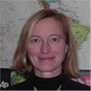 Professeure indépendante expérimentée en économie et anglais commercial.