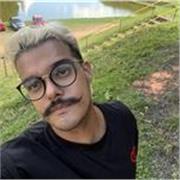 Dou aula de língua portuguesa e literatura para alunos de todas as idades